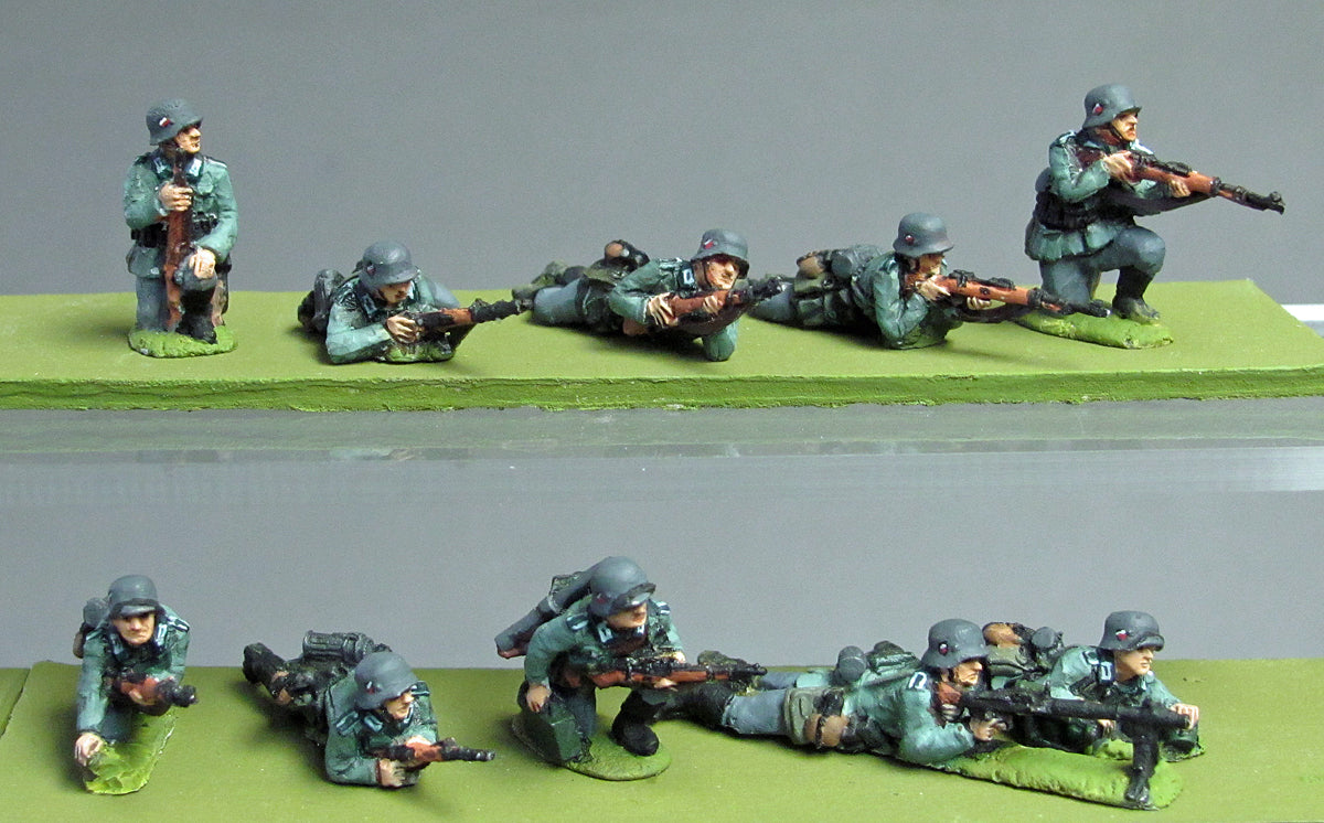 1940 German Infantry prone