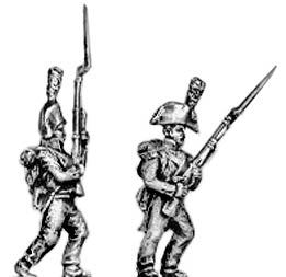 Grenadier bicorne advancing