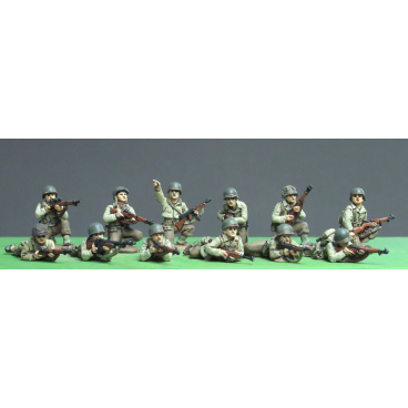 Infantry squad, kneeling and prone