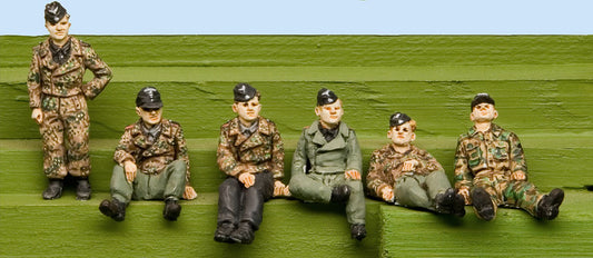 SS Panzer crew relaxing