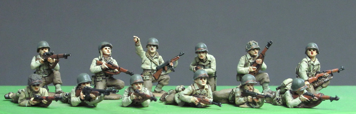 Infantry squad kneeling and prone