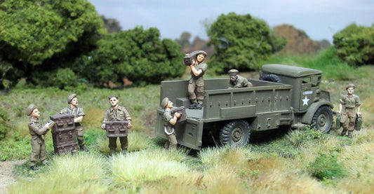 Tommies loading ammo crates